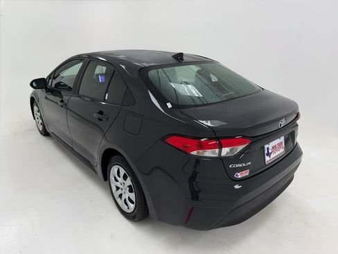 Used 2025 Toyota Corolla LE FWD image 38