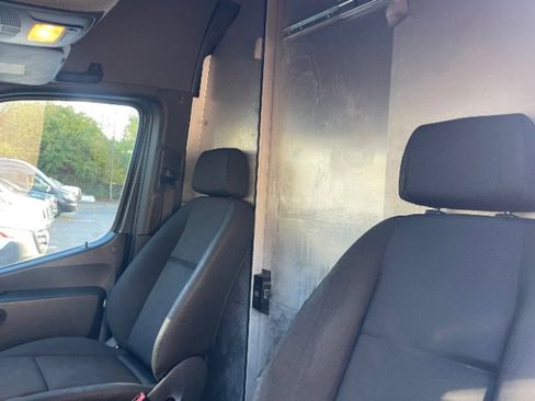 Used 2019 Mercedes-Benz Sprinter 170 image 14
