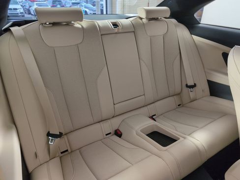 Used 2025 BMW 230i Coupe w/ Convenience Package image 30