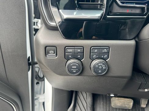 Used 2024 Chevrolet Silverado 1500 LT Trail Boss w/ LT Trail Boss Premium Package AWD/4WD image 50