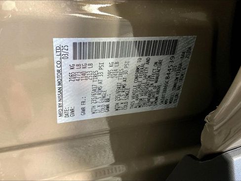 Certified 2025 Nissan Rogue SV image 23