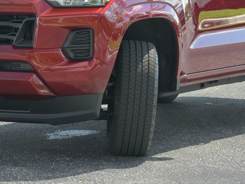 Used 2026 Chevrolet Colorado W/T w/ WT Custom Package RWD image 30