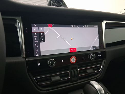 New 2026 Porsche Macan image 21