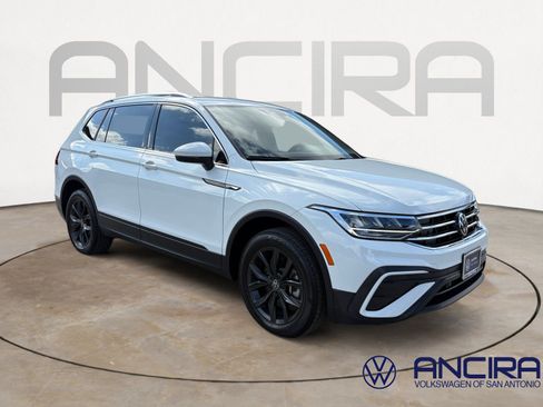 Used 2024 Volkswagen Tiguan SE w/ MDO Package, Three-Row FWD image 1