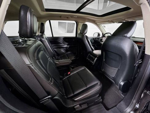 Used 2022 Lincoln Aviator Reserve AWD/4WD image 30