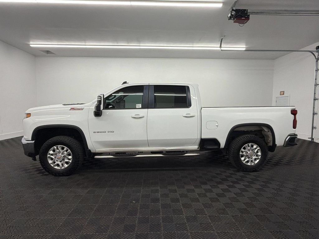 Used 2021 Chevrolet Silverado 2500 LT w/ Z71 Off-Road Package AWD/4WD image 2