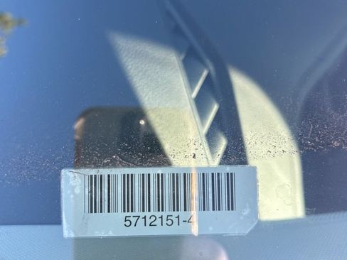 Used 2025 Volkswagen Jetta SE FWD image 2