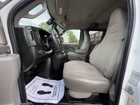 Used 2019 Chevrolet Express 3500 LT w/ LT Preferred Equipment Group RWD image 27