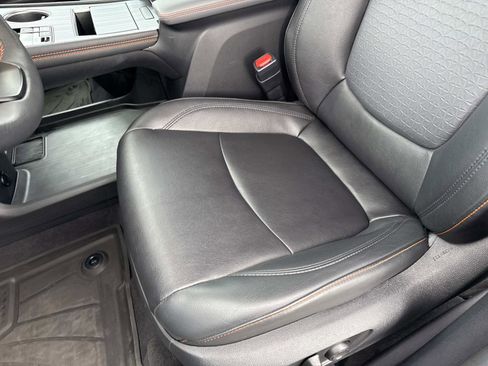 Used 2024 Toyota Sienna XSE image 21