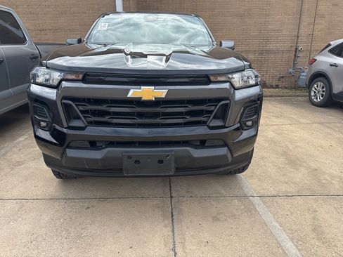 Used 2023 Chevrolet Colorado LT w/ LT Convenience Package image 2