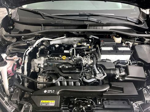Used 2024 Toyota Corolla Cross LE FWD image 31