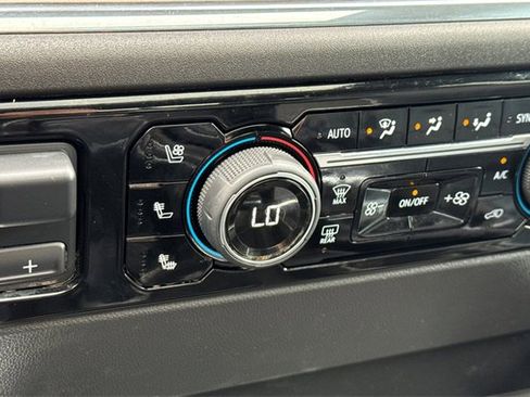 Used 2022 Chevrolet Silverado 1500 High Country w/ High Country Premium Package image 29