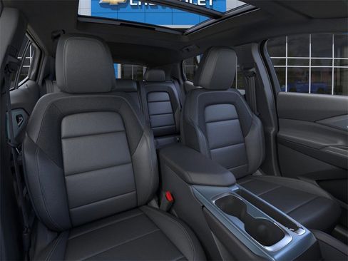 New 2026 Chevrolet Equinox EV LT image 16