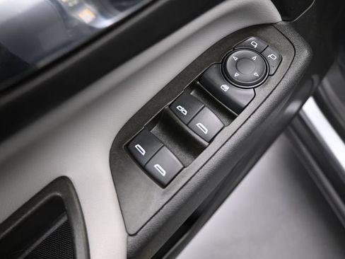 Used 2023 Chevrolet Equinox LS w/ LS Convenience Package AWD/4WD image 13