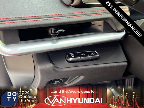 Used 2021 Chevrolet Corvette Stingray w/ Z51 Performance Package image 28