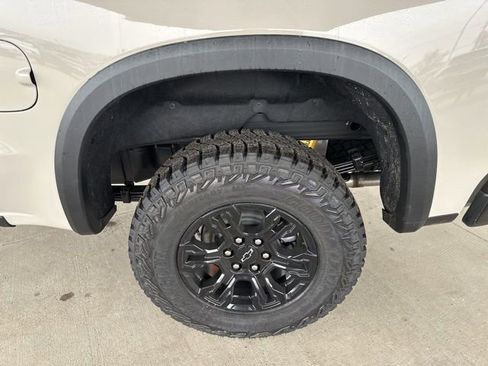 New 2026 Chevrolet Silverado 1500 ZR2 AWD/4WD image 9