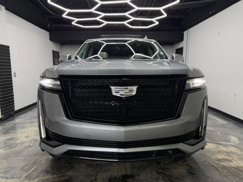 Used 2024 Cadillac Escalade Sport Platinum image 9