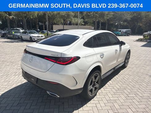 Used 2024 Mercedes-Benz GLC 300 4MATIC image 5