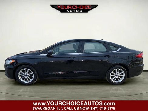 Used 2020 Ford Fusion SE image 2