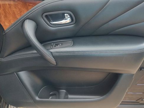 Used 2015 INFINITI QX80 4WD w/ Deluxe Technology Package image 28