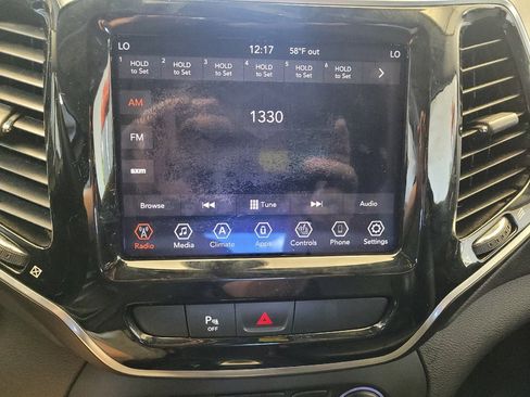 Used 2019 Jeep Cherokee Limited AWD/4WD image 25