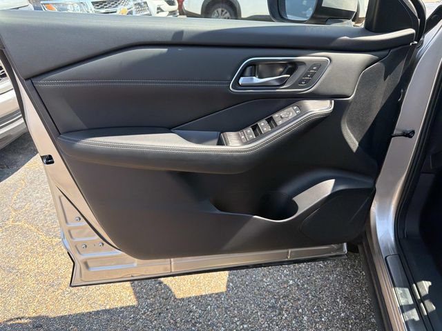 Used 2026 Nissan Rogue Platinum w/ Platinum Premium Package AWD/4WD image 25