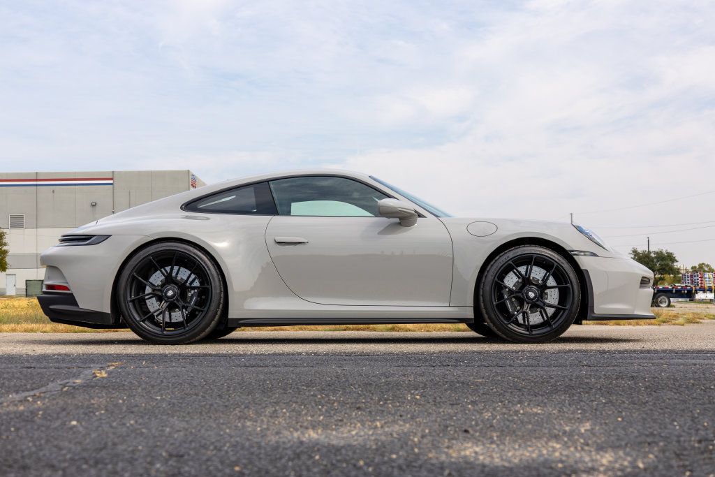 Used 2026 Porsche 911 Carrera RWD image 8