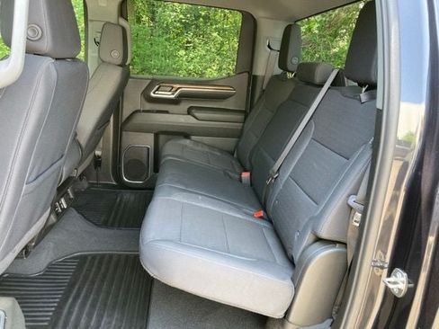 Used 2024 Chevrolet Silverado 1500 LT AWD/4WD image 17