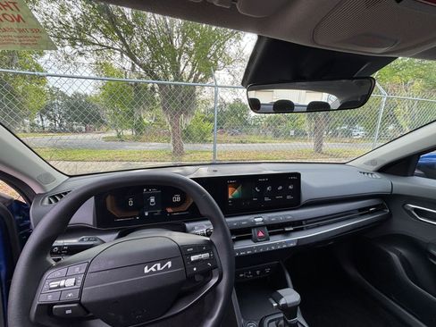 Used 2025 Kia K4 FWD image 32