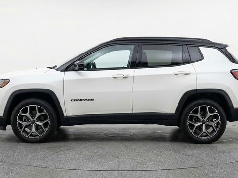 Used 2025 Jeep Compass Limited image 5