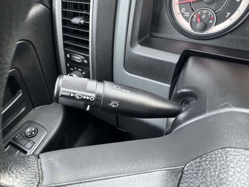 Used 2017 RAM 1500 Express image 31