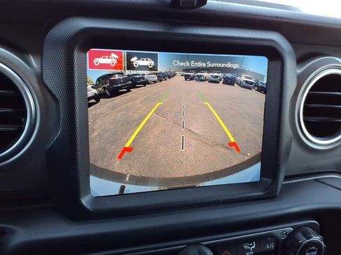Used 2023 Jeep Wrangler Unlimited Sahara w/ LED Lighting Group AWD/4WD image 32
