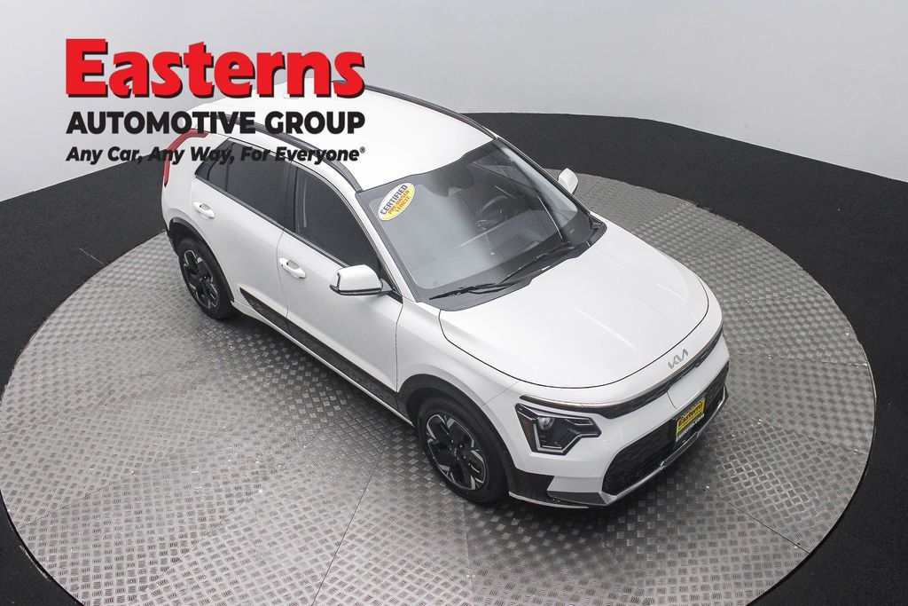 Used 2024 Kia Niro Wind w/ Wind Preserve Package FWD image 3
