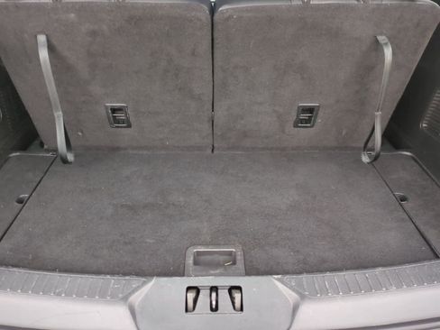 Used 2022 Ford Explorer XLT w/ Equipment Group 202A image 34