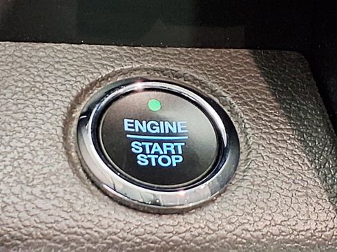 Used 2018 Ford Expedition Max XLT w/ Equipment Group 202A AWD/4WD image 17