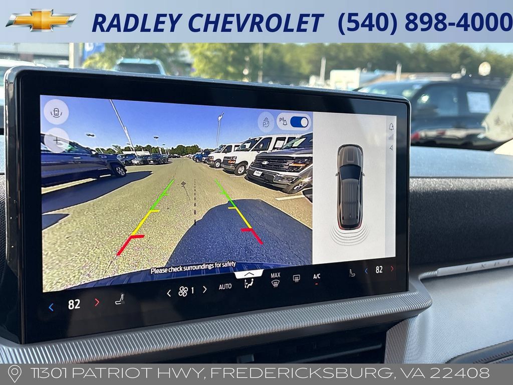 Used 2025 Ford Explorer Active AWD/4WD image 9