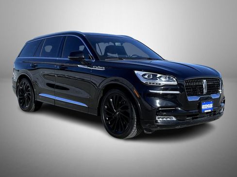 Used 2021 Lincoln Aviator Reserve w/ Equipment Group 210A image 3