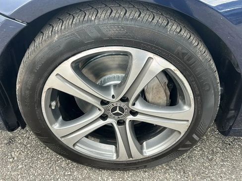 Used 2017 Mercedes-Benz E 300 4MATIC image 32