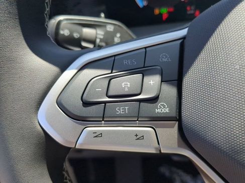 New 2026 Volkswagen Tiguan SE FWD image 28