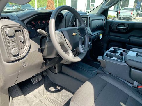 Certified 2026 Chevrolet Silverado 1500 Custom AWD/4WD image 10