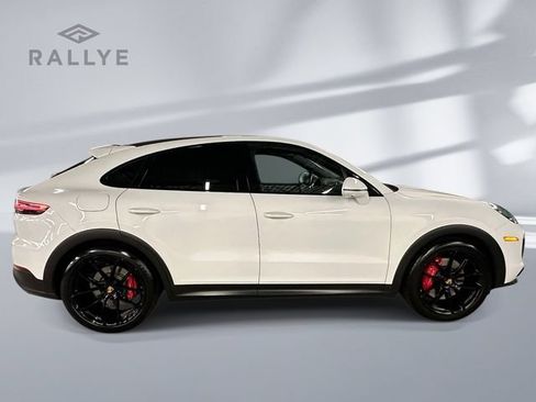 Used 2022 Porsche Cayenne GTS AWD/4WD image 2