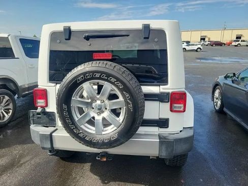 Used 2016 Jeep Wrangler Unlimited Sahara w/ Max Tow Package image 30