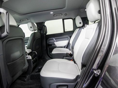 Used 2026 Land Rover Defender 130 S image 10