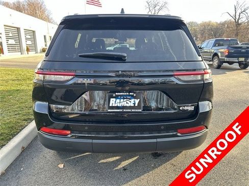 Certified 2022 Jeep Grand Cherokee Altitude image 7