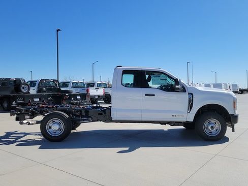 New 2025 Ford F250 XL image 4