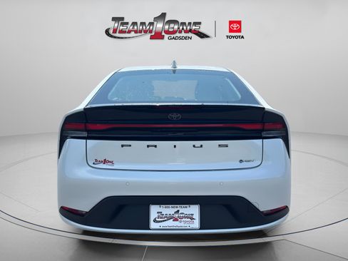 Used 2025 Toyota Prius LE FWD image 6