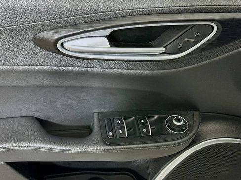 Used 2018 Alfa Romeo Giulia AWD image 23