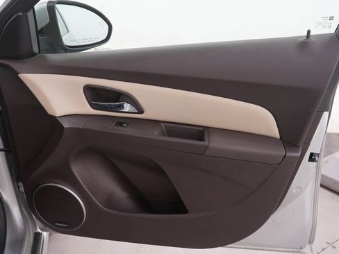 Used 2014 Chevrolet Cruze LT w/ Sun, Sound and Sport Package FWD image 9
