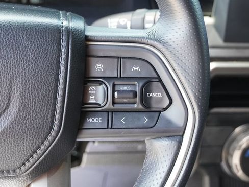 Used 2025 Toyota 4Runner SR5 AWD/4WD image 27