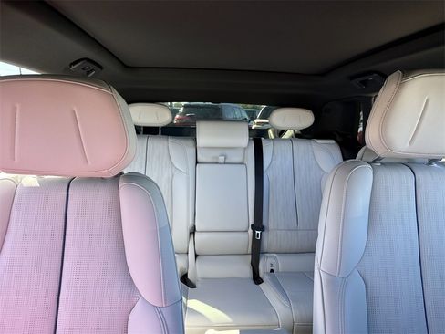 Used 2024 Cadillac Lyriq Luxury image 28